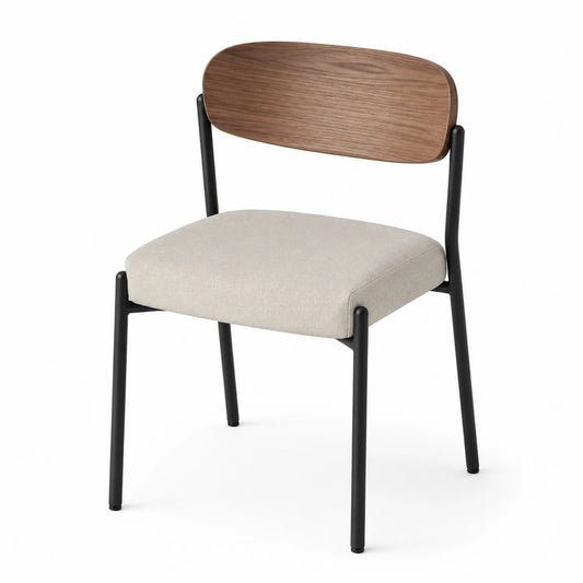 Chaise en métal avec assise en tissu beige et dossier en bois de noyer